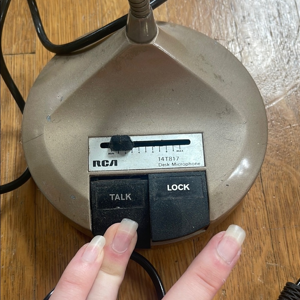 Vintage Desktop Microphone with Stand - Picture 5 of 16